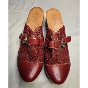 Naya Hyacinth Womens 11 M Red Leather Wood Clog Sandal Buckle Cutout Non Slip